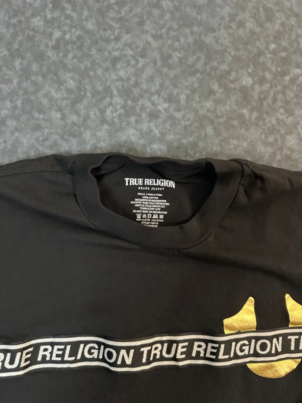 True Religion Long Sleeve Black and Gold T Shirt Size Small